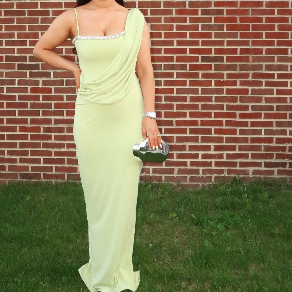 Elegant Yellow Evening Gown